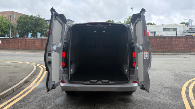 Ford Transit Custom 280 L2 Diesel Fwd 2.0 EcoBlue 136ps H1 Van Limited - Image 3
